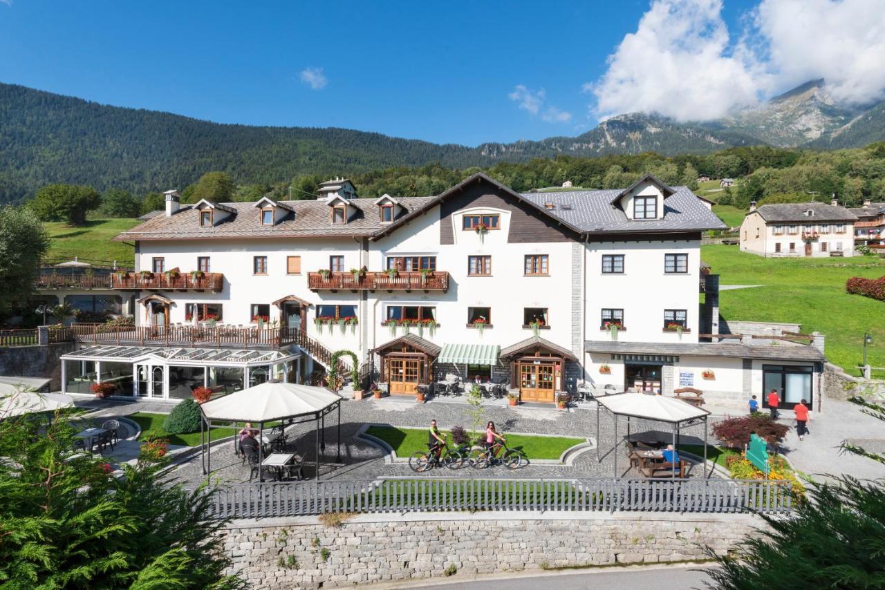 Albergo Edelweiss - Larespa Кродо Екстериор снимка