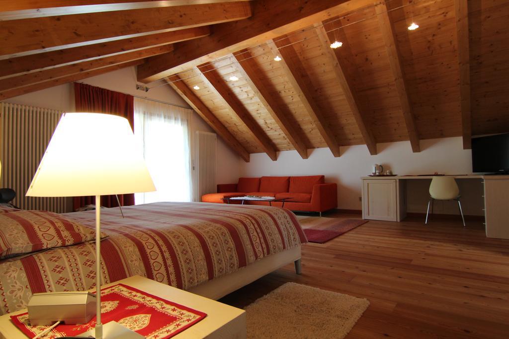 Albergo Edelweiss - Larespa Кродо Екстериор снимка